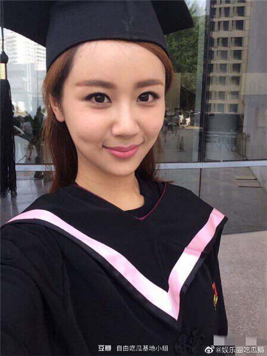 Lưu Diệc Phi và dàn sao Hoa ngữ ngố tàu khi mặc đồng phục tốt nghiệp-2