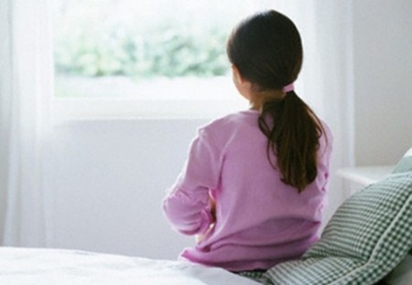 Phát hiện đồ lót của con gái 13 tuổi ra dịch vàng, mẹ dẫn đi siêu âm mới giật mình vì căn bệnh con đang mắc-2