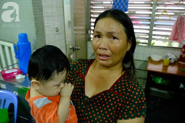 Mẹ ôm con út 6 tháng tuổi vào viện chăm con trai lớn bị tai nạn nguy kịch, bật khóc vì không còn tiền để cứu chữa-8