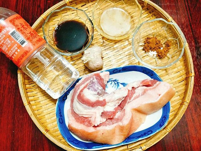 Bí quyết làm thịt ba chỉ nướng thơm lừng, ngon như ngoài hàng-7