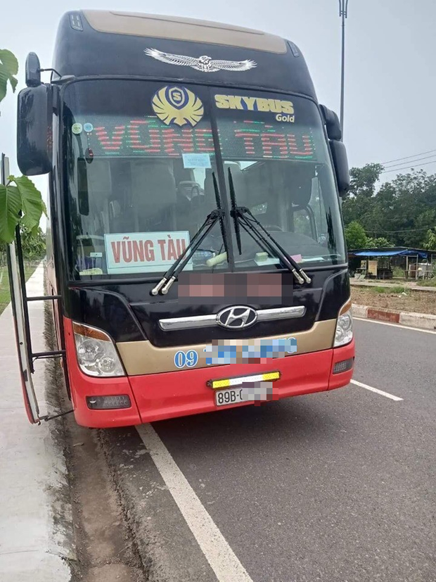 Thức giấc sau một đêm trong nhà nghỉ, tài xế hoàng hồn phát hiện xe giường nằm 45 chỗ bốc hơi cùng phụ xe 18 tuổi-1