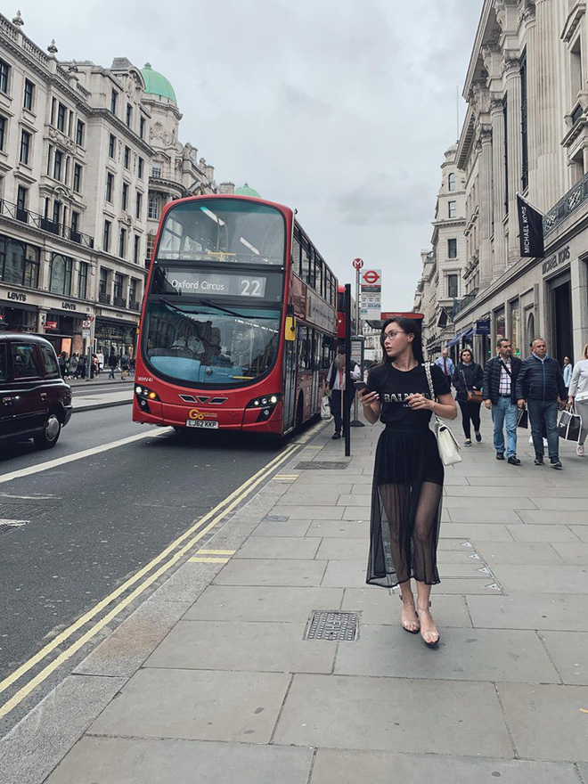 Cận cảnh vòng eo 55cm đầy gợi cảm của MC VTV Minh Hà-2