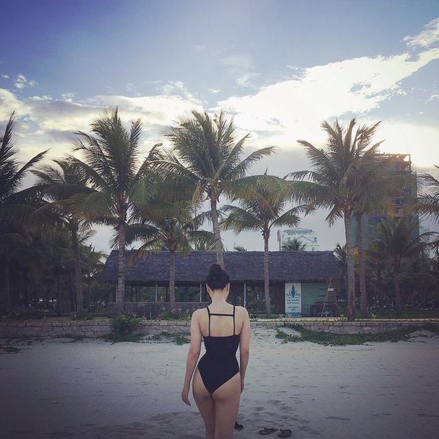 Cận cảnh vòng eo 55cm đầy gợi cảm của MC VTV Minh Hà-9