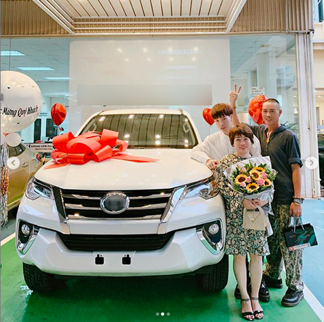 Cuộc sống gia đình Đức Phúc thay đổi như thế nào sau khi con trai nổi tiếng?-1