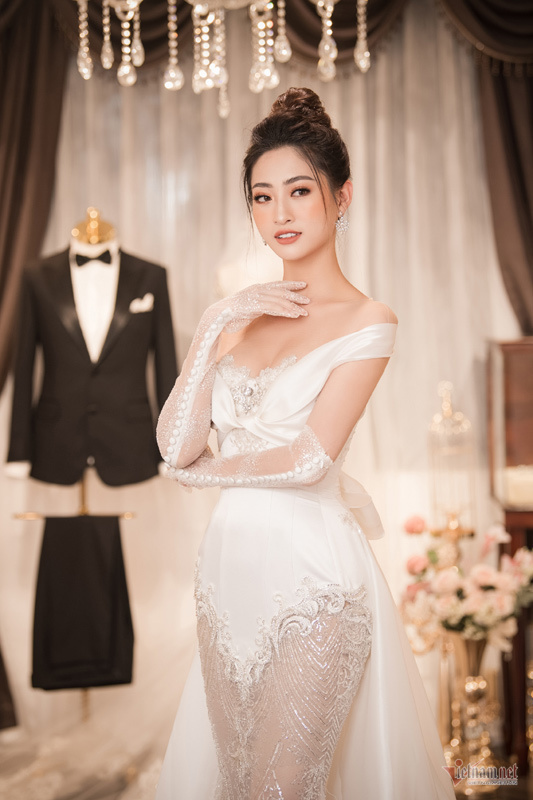 Phương Oanh Quỳnh búp bê vai trần gợi cảm không ngờ-8