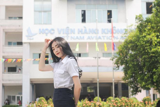 Chụp vội vài tấm lúc ra chơi, nữ sinh Học viện Hàng không gây xôn xao bởi vẻ ngoài cực kỳ trong trẻo, xem đến tấm ảnh học Quân sự càng xuất sắc hơn-5