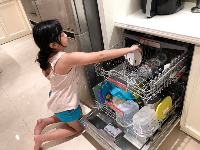 Nhà nữ MC VTV đảm cả mẹ cả con, bữa cơm nhanh như chớp mà ai nhìn cũng xuýt xoa-15