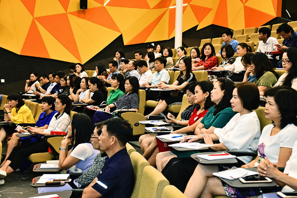 Bồi dưỡng kiến thức cho 500 cán bộ quản lý và giáo viên THPT Hà Nội-4