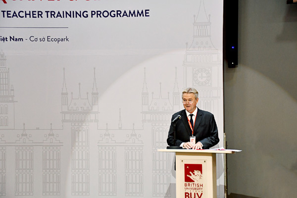 Bồi dưỡng kiến thức cho 500 cán bộ quản lý và giáo viên THPT Hà Nội-1