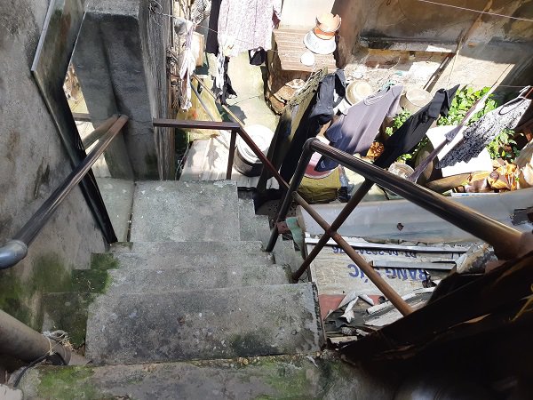 Vợ chồng 33 năm sống trên nóc nhà vệ sinh ở phố cổ: Tôi chạy mất dép đêm tân hôn”-9