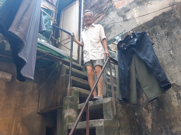 Vợ chồng 33 năm sống trên nóc nhà vệ sinh ở phố cổ: Tôi chạy mất dép đêm tân hôn”-10