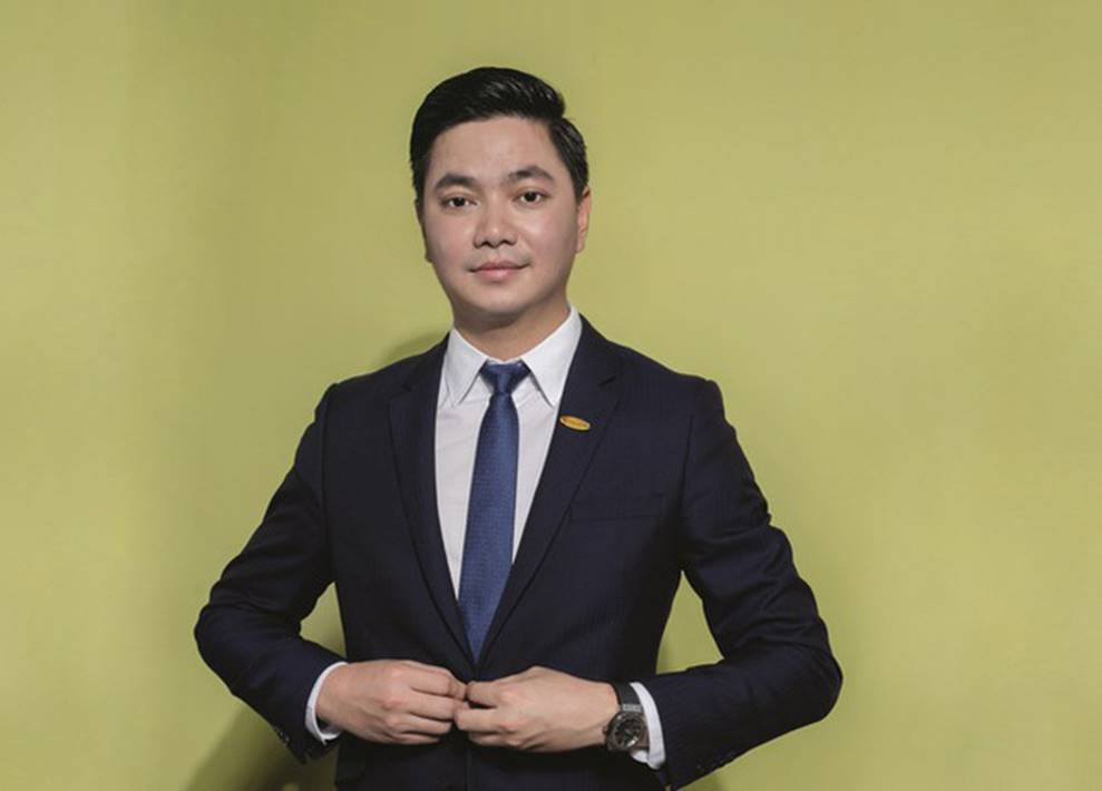Profile khủng của chàng trai đi đu đưa cùng Primmy Trương: CEO được Forbes vinh danh, Instagram chỉ follow 1 người con gái-4