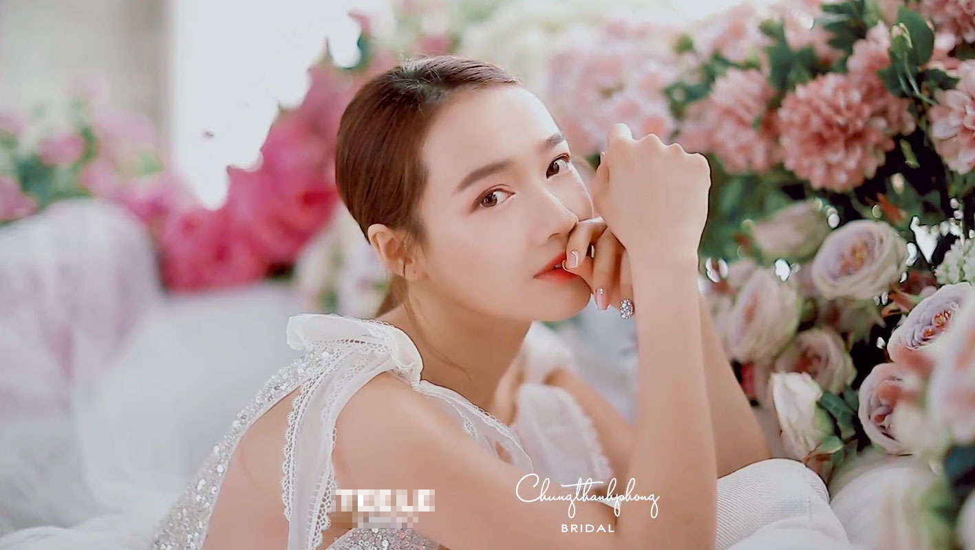 Kỉ niệm 1 năm ngày cưới, Nhã Phương tung loạt hình cực đẹp minh chứng gái một con trông mòn con mắt-8