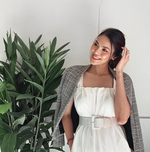 Mang cả núi đồ đi du lịch, Lan Khuê đích thị là bà bầu sành điệu nhất Vbiz-10