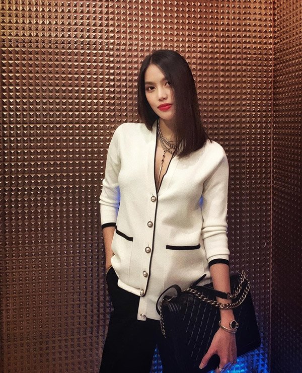 Mang cả núi đồ đi du lịch, Lan Khuê đích thị là bà bầu sành điệu nhất Vbiz-13