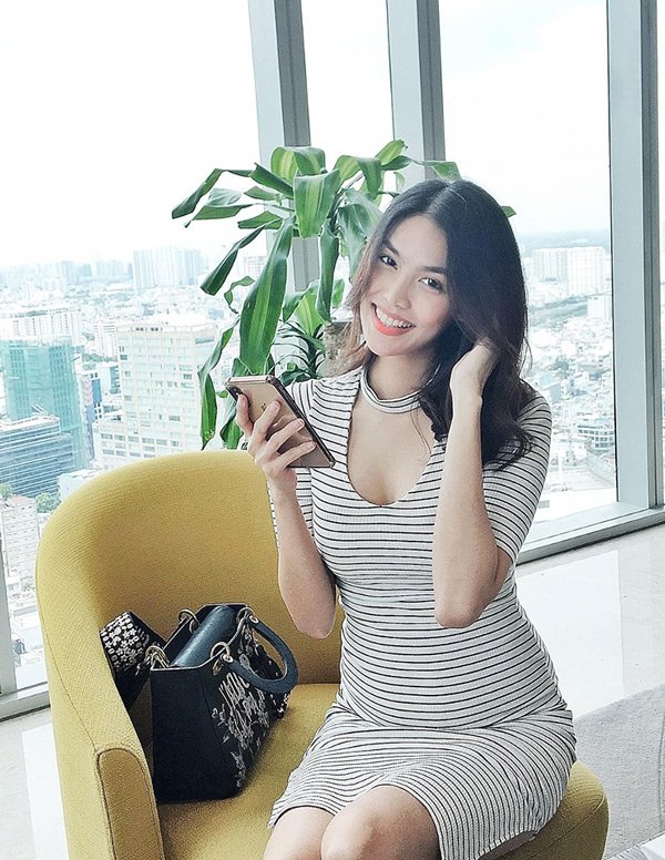 Mang cả núi đồ đi du lịch, Lan Khuê đích thị là bà bầu sành điệu nhất Vbiz-14