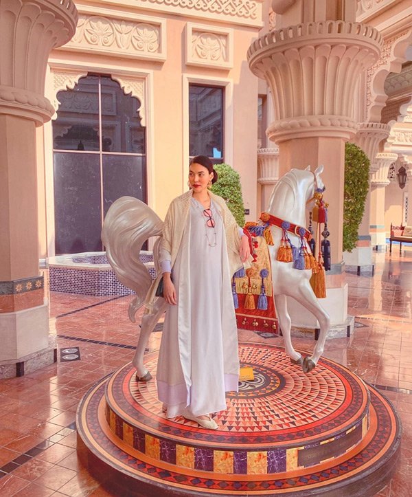 Mang cả núi đồ đi du lịch, Lan Khuê đích thị là bà bầu sành điệu nhất Vbiz-4