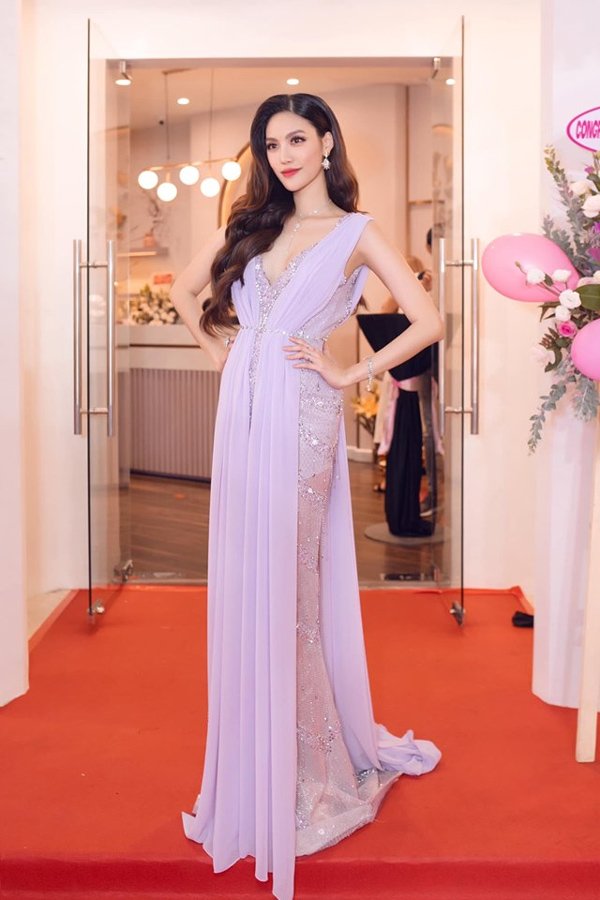 Mang cả núi đồ đi du lịch, Lan Khuê đích thị là bà bầu sành điệu nhất Vbiz-7