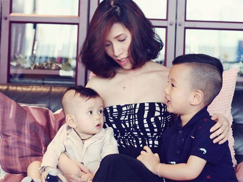 Hot mom Việt sống tại Úc chia sẻ quan điểm ngược: Không dạy con phải nhường nhịn!