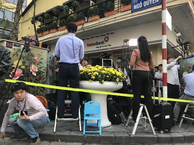 Sự thật ít ai ngờ sau khung hình lung linh của các BTV trên truyền hình-9