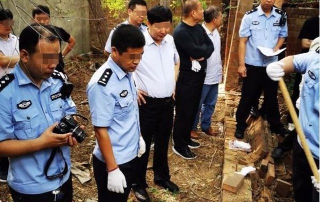 Con gái vừa mang thai thì mất tích, 12 năm sau bố mẹ phát hiện sự thật trong bể phốt-3