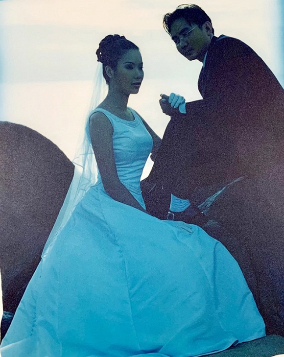 Ảnh cưới hiếm của nghệ sĩ Hoài Linh, Thu Minh và các sao Việt-5