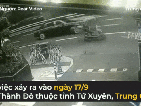 Xe cứu hỏa lật ngang khi đang diễn tập chữa cháy-1