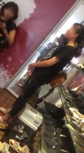 Lan truyền đoạn tin nhắn yêu cầu gỡ clip của nữ shop giày bị nhân viên tố quỵt tiền lương còn dọa dẫm có quan hệ rộng ở Hà Nội-2