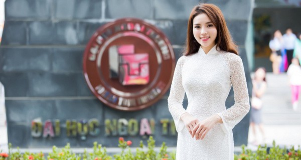 Soi học vấn của dàn Hoa hậu đình đám Vbiz: Người chiến tích” khoe mãi không hết, người gây tiếc nuối vì còn dở dang!-22