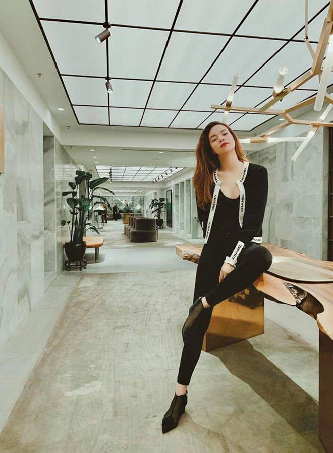 Dạo gần đây, Hồ Ngọc Hà luôn dùng gam màu này để chứng tỏ đẳng cấp thời trang của mình!-10