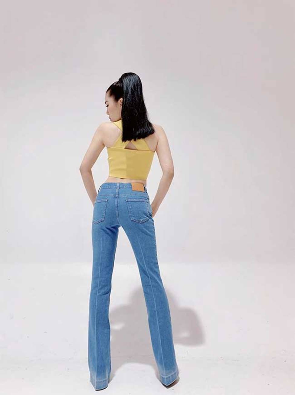 U40 Lệ Quyên tự tin không cần ngủ, chẳng cần thở vẫn có eo 58cm-15