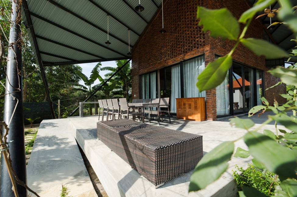 Con cái chung tay xây cho cha mẹ già ngôi nhà như chiếc diều quê nổi danh báo Mỹ-12