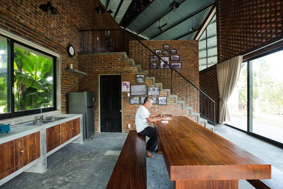 Con cái chung tay xây cho cha mẹ già ngôi nhà như chiếc diều quê nổi danh báo Mỹ-16