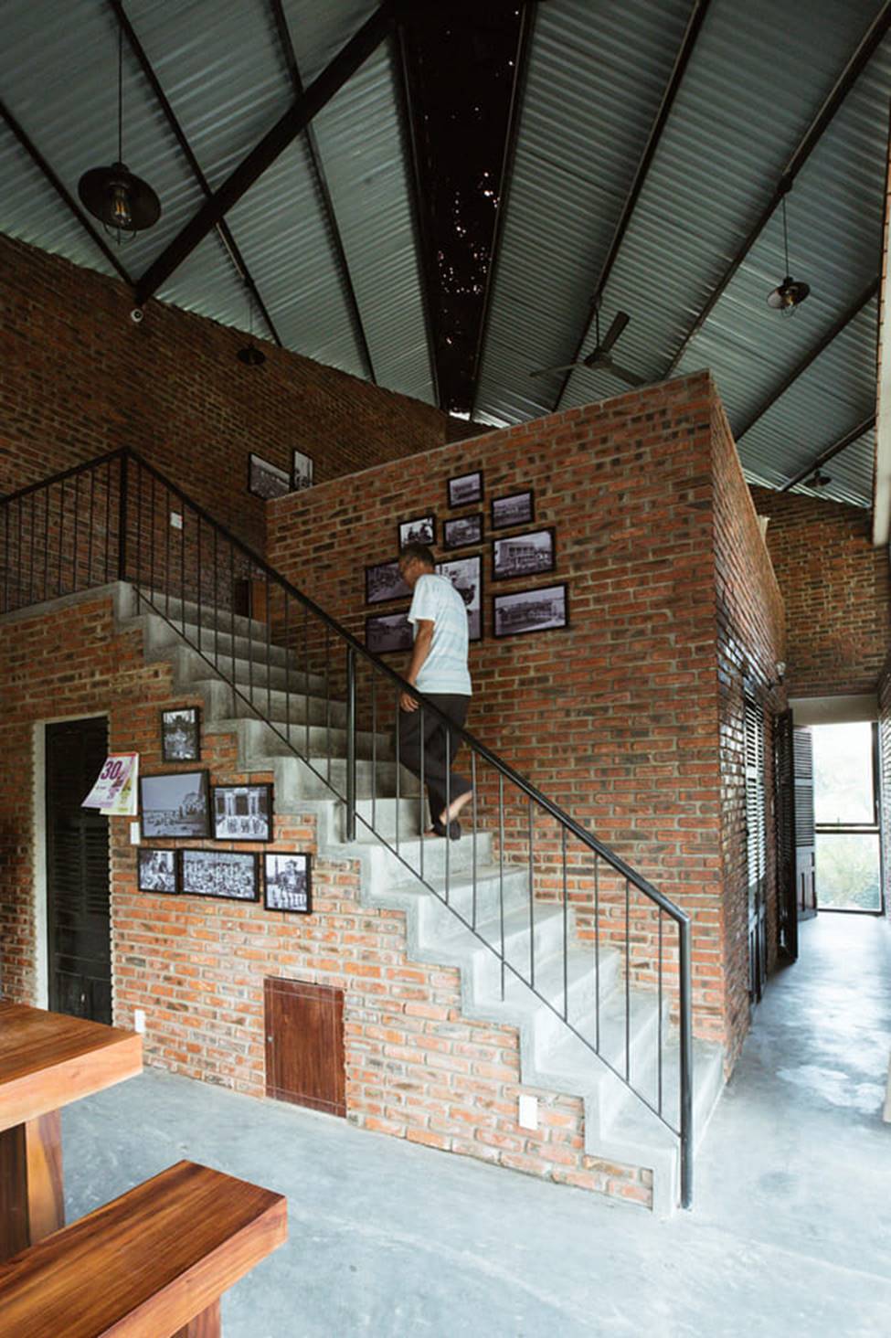 Con cái chung tay xây cho cha mẹ già ngôi nhà như chiếc diều quê nổi danh báo Mỹ-19