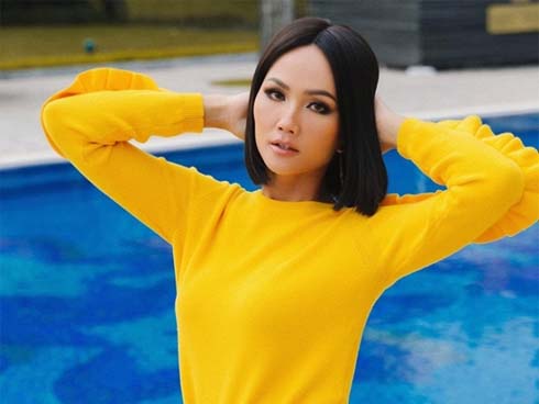 Vừa lên tiếng về tin đồn dao kéo vòng 1, HHen Niê đã quyết hở bạo khoe ngực căng phồng: Liệu có như lời khẳng định?-11