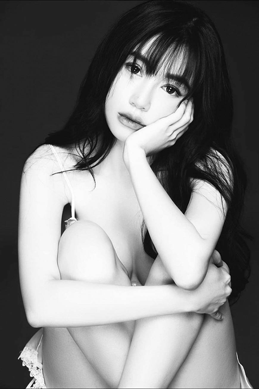 Chụp ảnh đủ biểu cảm hỉ nộ ái ố, Elly Trần vẫn đẹp từng centimet-6