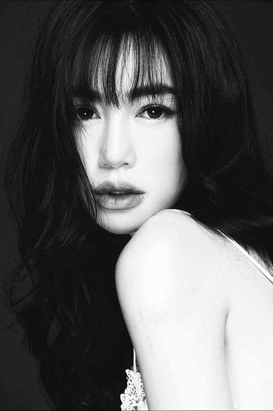 Chụp ảnh đủ biểu cảm hỉ nộ ái ố, Elly Trần vẫn đẹp từng centimet-9