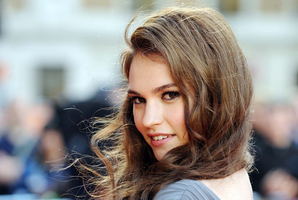 Mỹ nhân gia thế khủng nhất nhì Hollywood, vạn người theo đuổi vẫn chung thủy bên anh chàng được khao khát nhất Anh-15