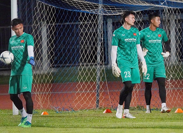 Tuyển Việt Nam: Thầy Park có thể phá lệ, chữa cháy danh sách...-1