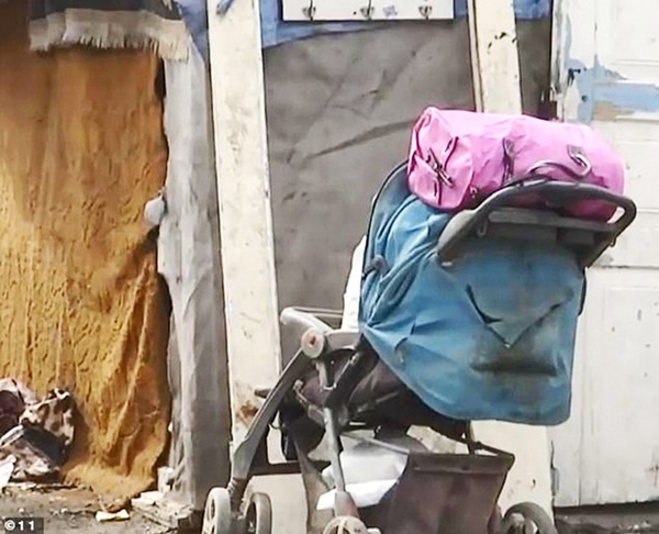 Bé gái 12 tuổi đã sinh con cho bạn trai, mẹ lên chức bà ngoại khi mới 27 tuổi-4