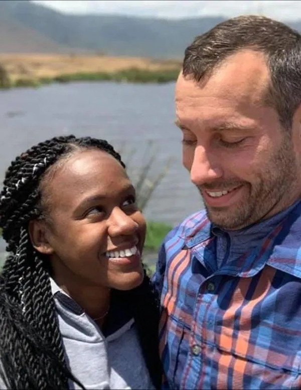 Lặn xuống hồ bơi để cầu hôn bạn gái, người đàn ông qua đời vì đuối nước, nữ chính bất lực chứng kiến người yêu chết trước mắt-3