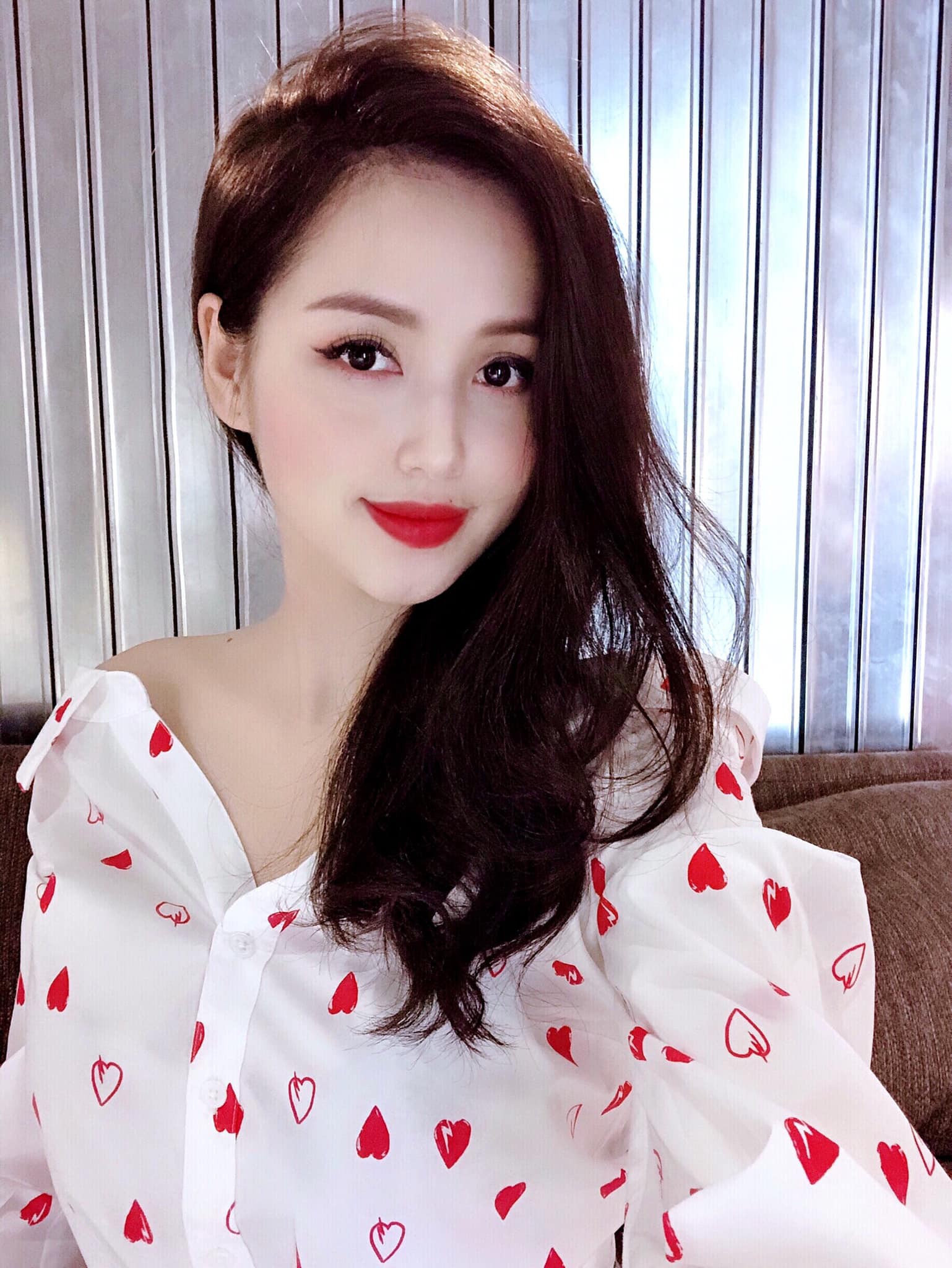 Tâm Tít chơi lớn cắt phăng mái tóc dài, không ngờ lại nhận về thành quả ngọt ngào, được khen trẻ như gái 18-3
