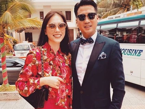 Linh Rin lần đầu đăng ảnh tình tứ với Phillip Nguyễn, kín đáo chê thiếu gia 1 câu liên quan đến kỹ năng sống ảo