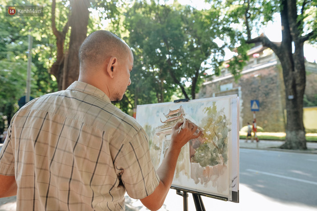 Chùm ảnh: Ngày cuối tuần, nhiều người dân Hà Nội đổ ra đường để hít hà tiết trời trong trẻo của mùa Thu-16