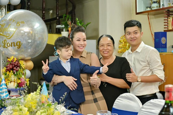 Nhật Kim Anh và chồng cũ tổ chức sinh nhật cho con sau khi ly hôn-1