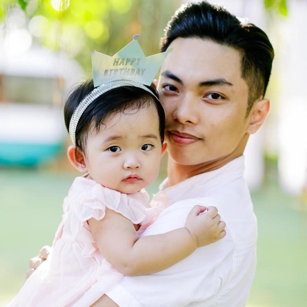 Dạy múa cho con gái 1 tuổi, Phan Hiển ngậm trái đắng vì ái nữ không thèm nhìn bố dù chỉ 1 giây-4