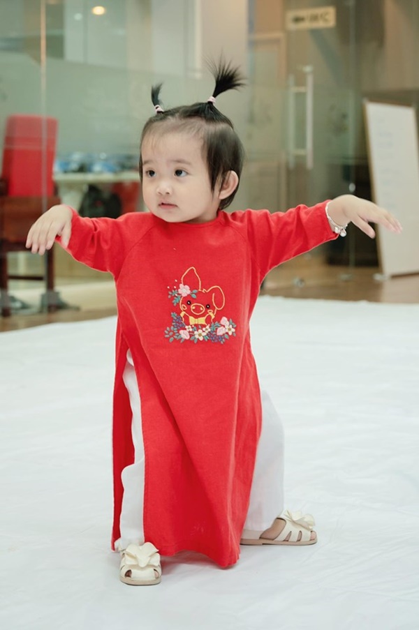 Dạy múa cho con gái 1 tuổi, Phan Hiển ngậm trái đắng vì ái nữ không thèm nhìn bố dù chỉ 1 giây-5