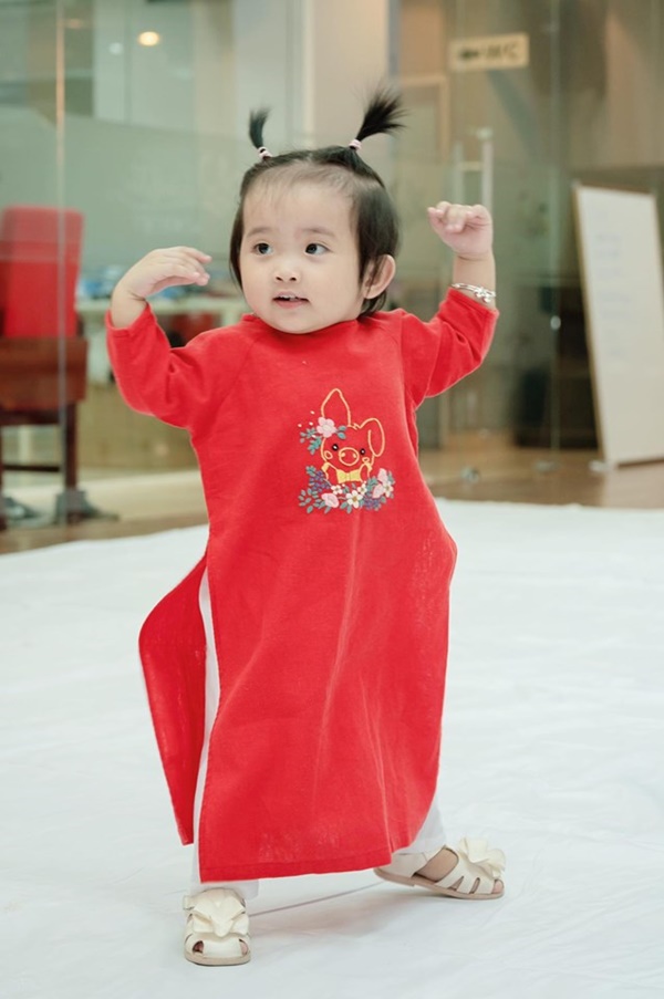 Dạy múa cho con gái 1 tuổi, Phan Hiển ngậm trái đắng vì ái nữ không thèm nhìn bố dù chỉ 1 giây-6