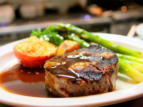 Tiếc thức ăn thừa của khách, nữ phục vụ mang về nhà liền bị quản lý cho nghỉ việc, lý do thật sự khiến nhiều người bất ngờ-4