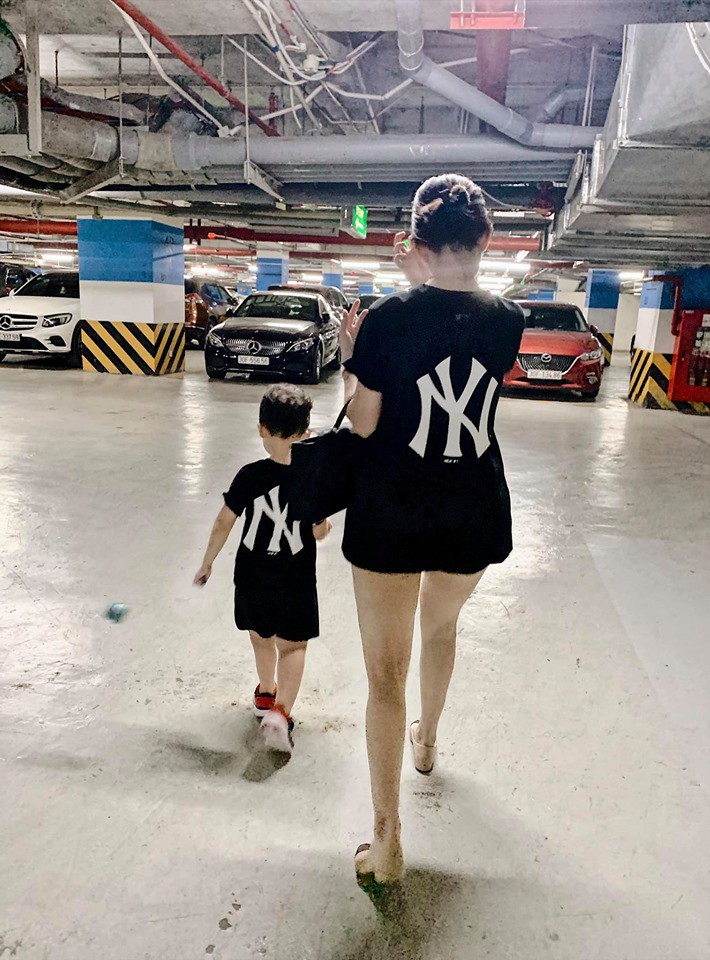 Hot mom Ly Kute: Từ cô gái ôm bụng bầu lên chùa tĩnh tâm vì bạn trai bỏ đến bà mẹ đơn thân chăm chỉ kiếm tiền, cho con học hẳn trường quốc tế-15